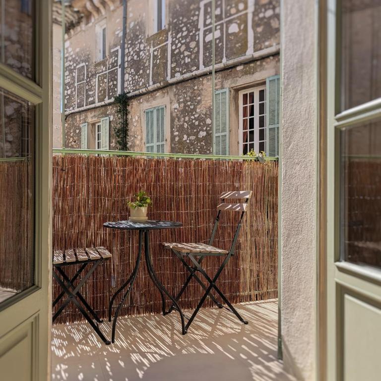 Provencal Escape - Suite with City View - 5