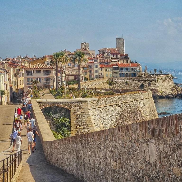 Old Antibes, one bed app, In front of the Port! - Appartement 1 Chambre - 15