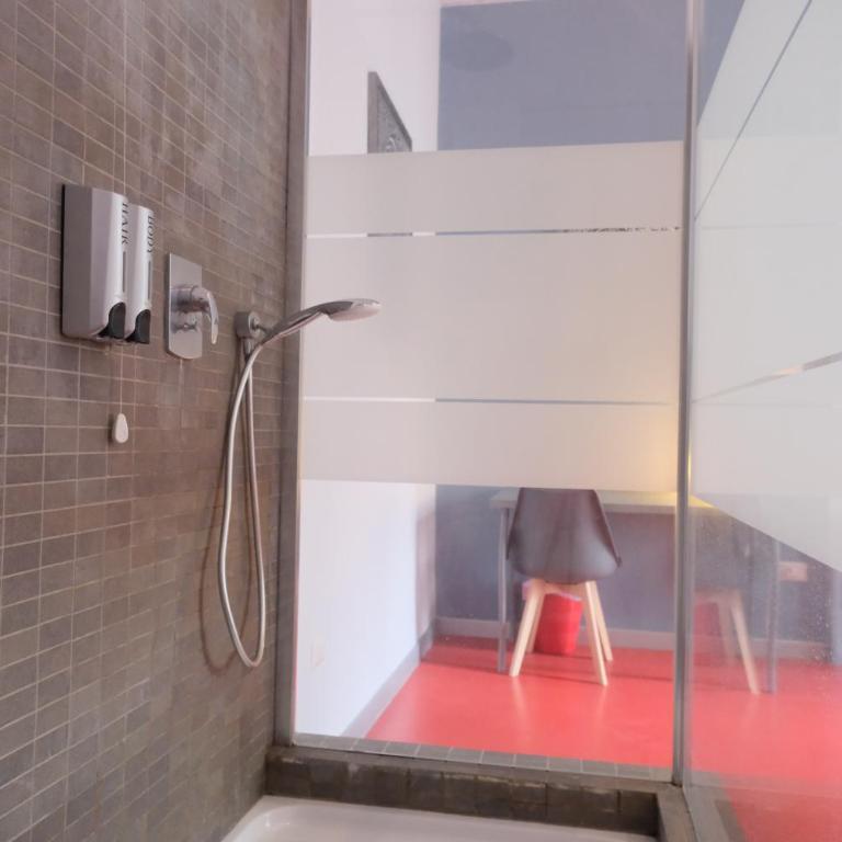 Dsquare Accommodation - Camera Matrimoniale/Doppia con Letti Singoli con Balcone - 23