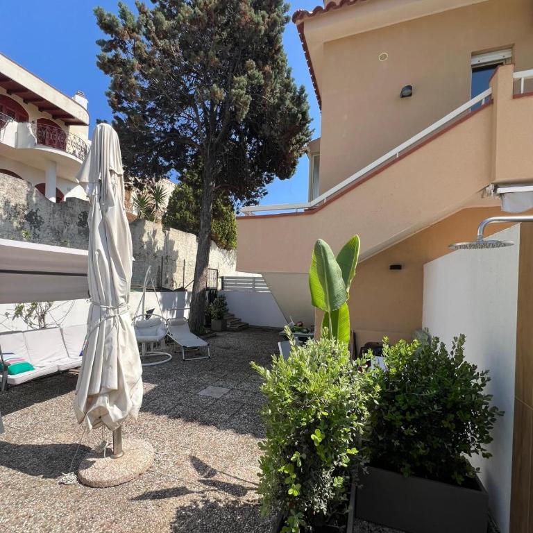 Il giardino delle magnolie - Appartamento con 2 Camere da Letto - 2