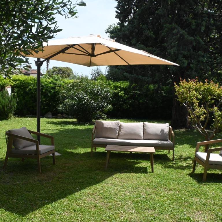 VILLA AZALEE - Numana, meraviglioso trilocale con 500mq di giardino - Appartamento con 1 Camera da Letto - 2