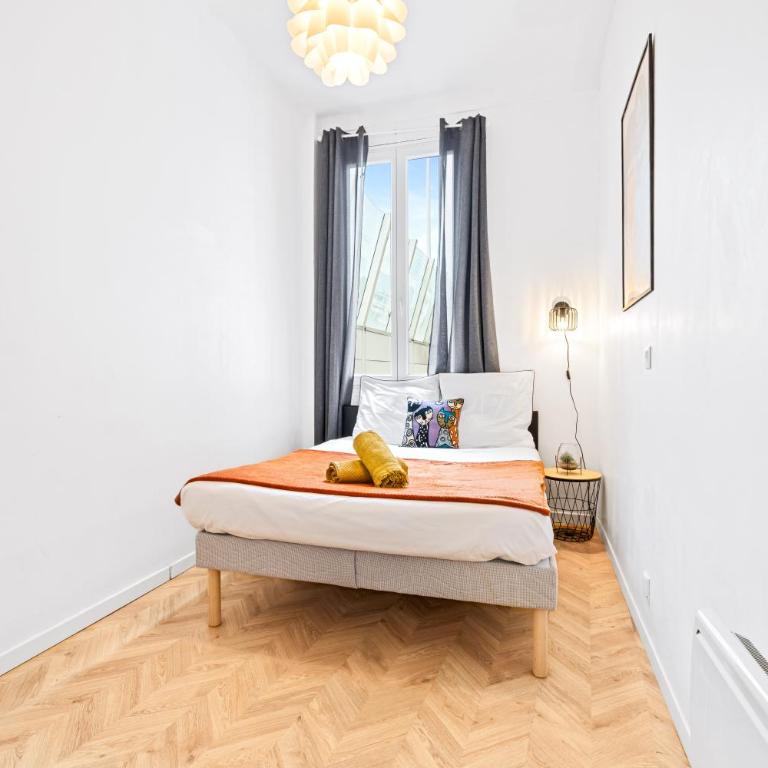 One minute from Beach - 2 Bedrooms - Tramway - Air conditioning - Wi-Fi - Fully equipped kitchen - Appartement 2 Chambres - 16