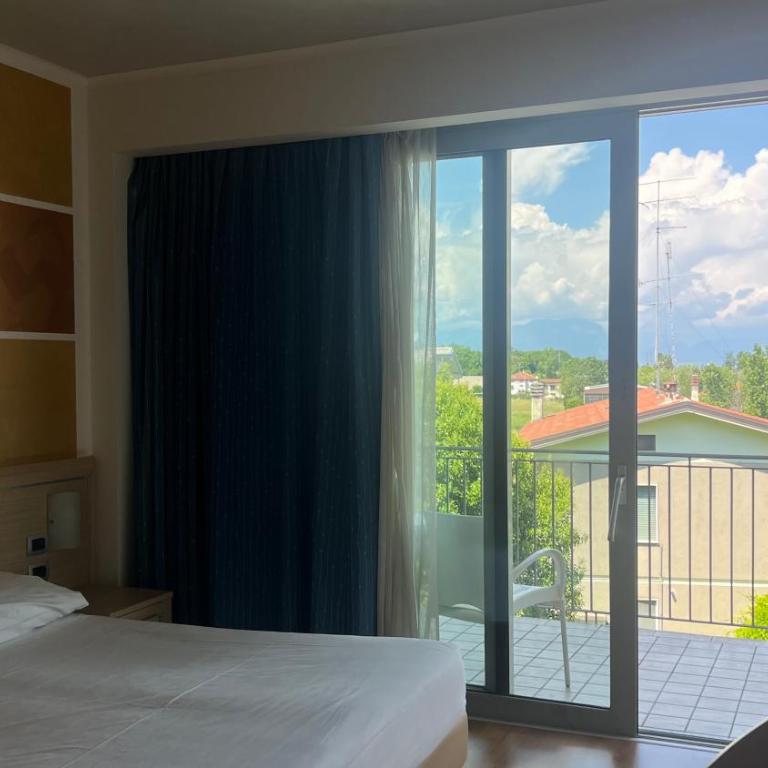 Hotel Rivus - Camera Matrimoniale con Balcone - Lato Fiume - 12