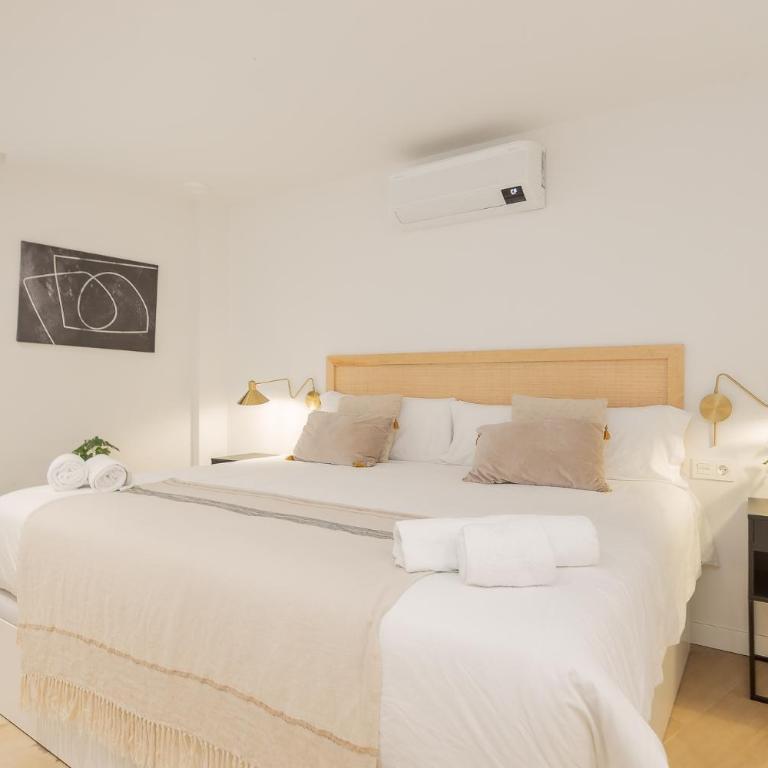 Pension Txapitela - Habitación Doble Deluxe con cama supletoria - 4