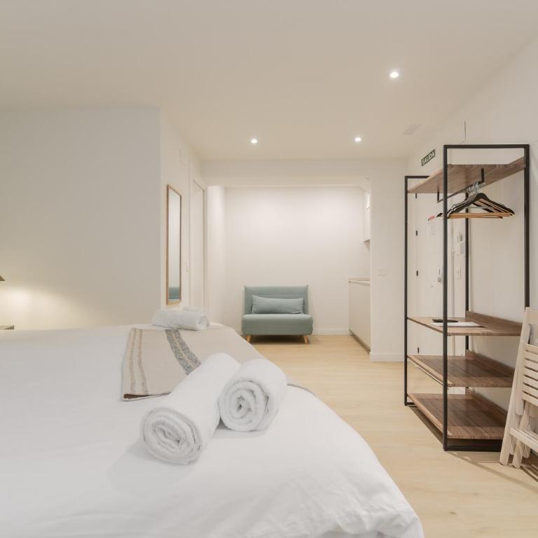Pension Txapitela - Habitación Doble Deluxe con cama supletoria - 12