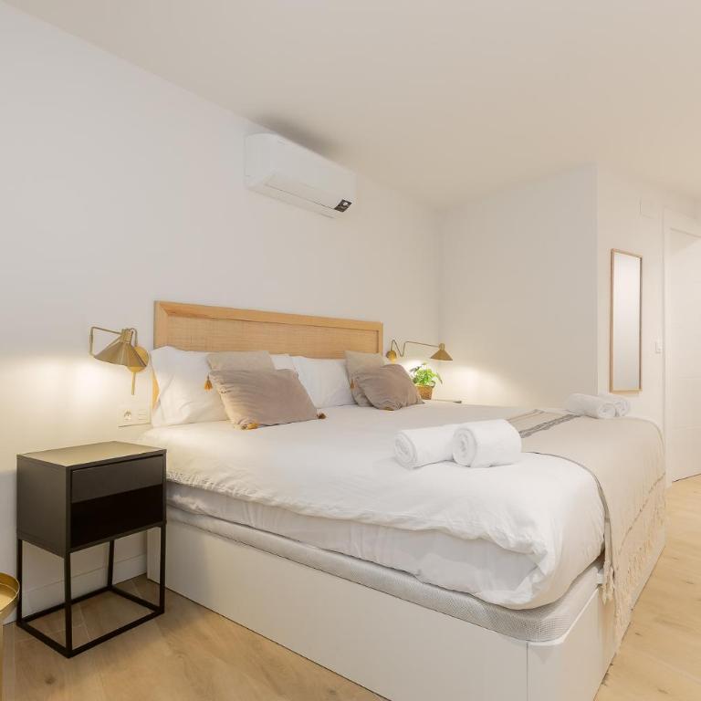 Pension Txapitela - Habitación Doble Deluxe con cama supletoria - 2
