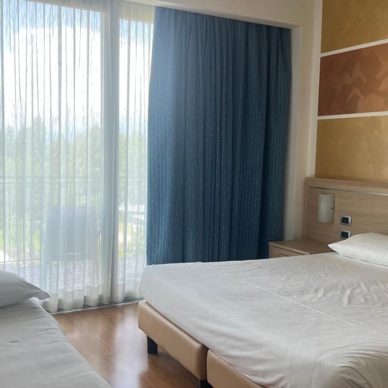 Hotel Rivus - Camera Tripla con Balcone - Lato Fiume - 7
