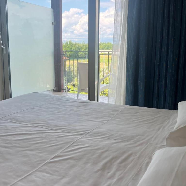 Hotel Rivus - Camera Tripla con Balcone - Lato Fiume - 11