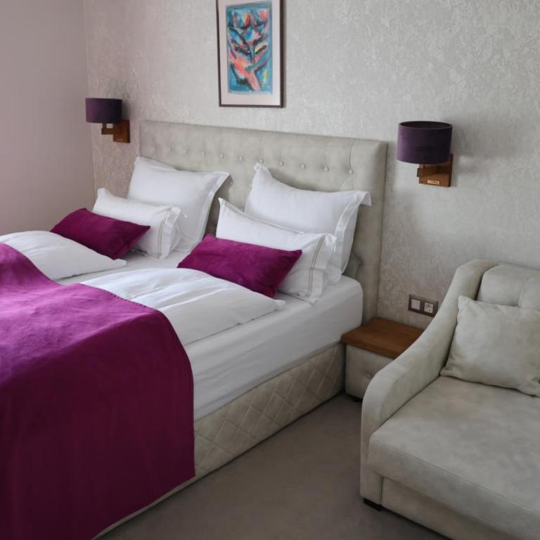 Hotel Radetzky - Doppelzimmer mit Zustellbett - 7