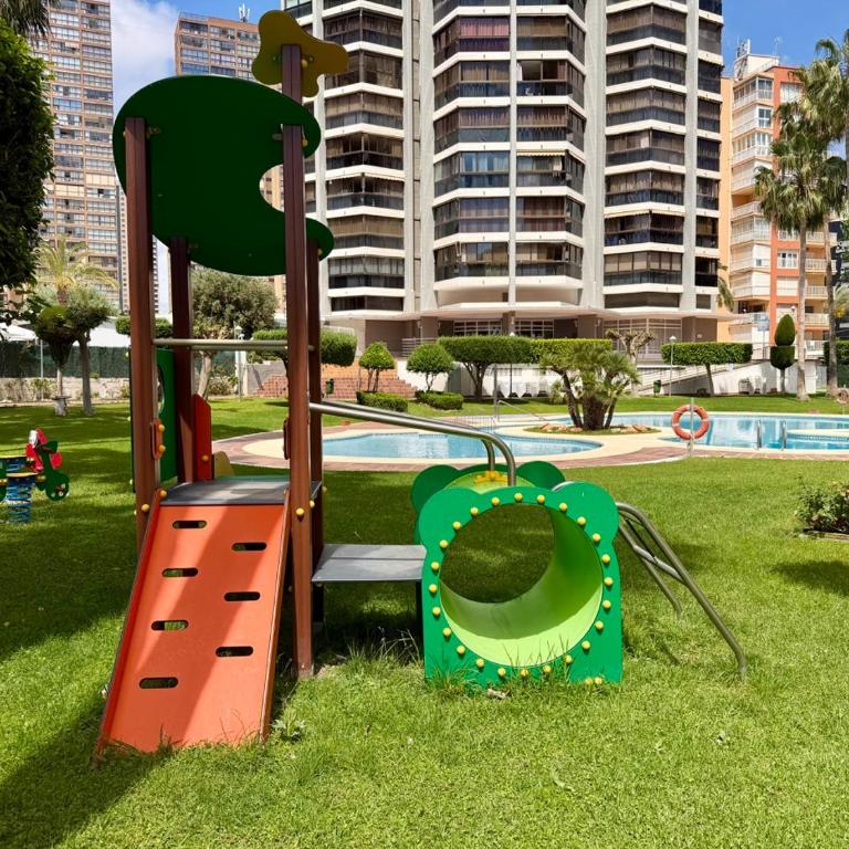 Seaview renovated apartment with outdoor pool - One-Bedroom Apartment - 3