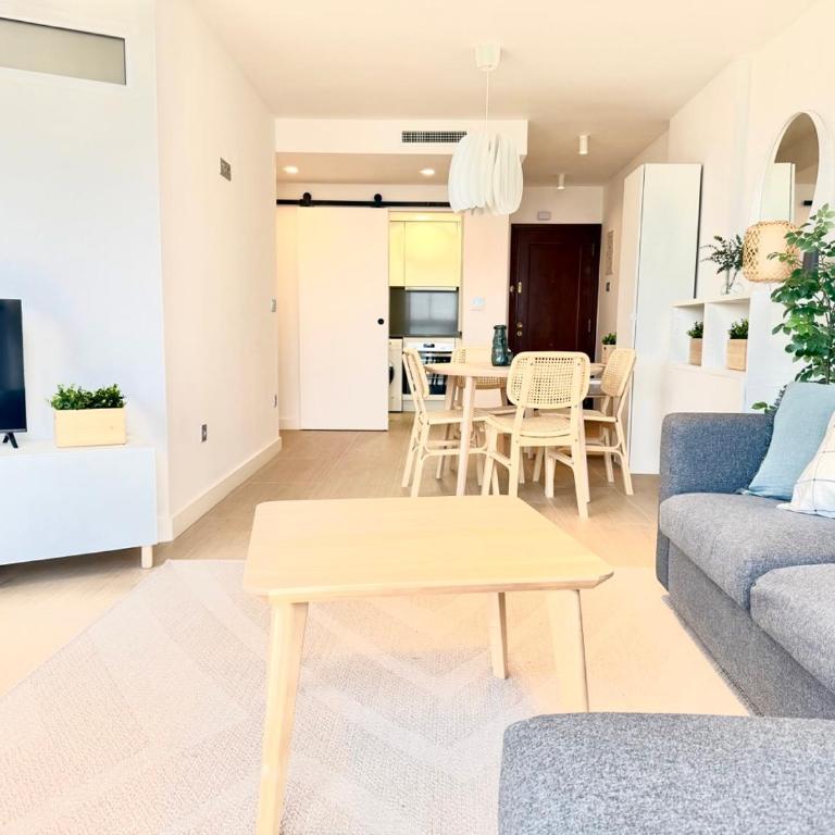Seaview renovated apartment with outdoor pool - One-Bedroom Apartment - 21