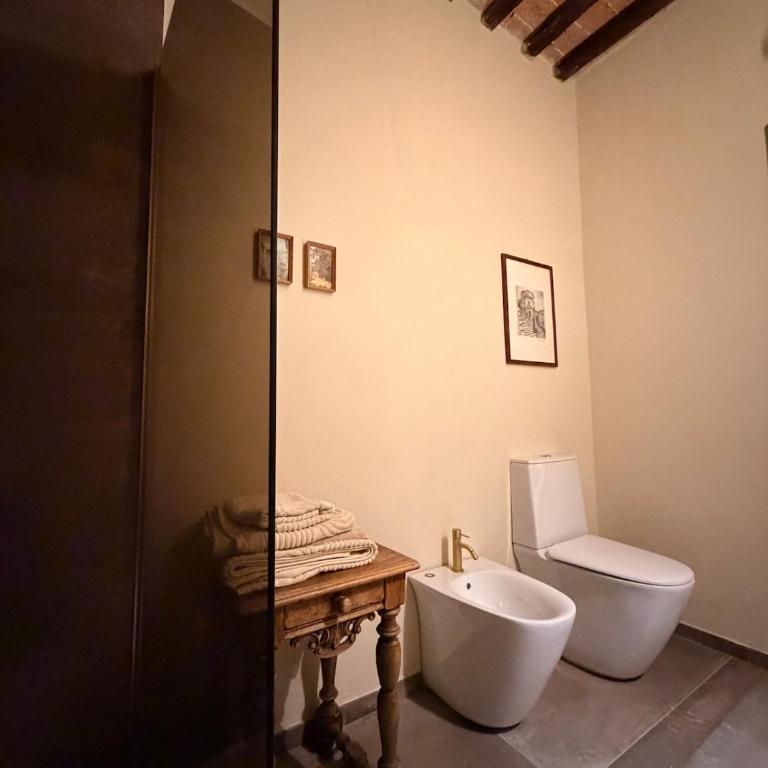 Luxury Apartment in the Historic Centre of Siena - Three-Bedroom Apartment - 16