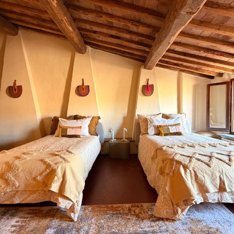 Luxury Apartment in the Historic Centre of Siena - Three-Bedroom Apartment - 21