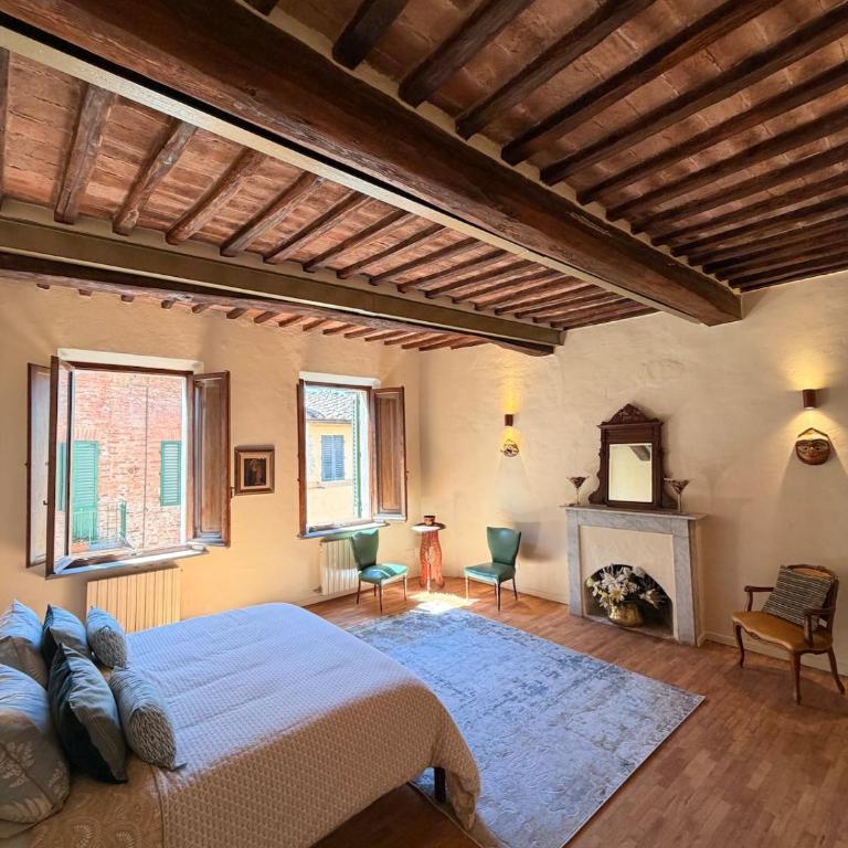 Luxury Apartment in the Historic Centre of Siena - Three-Bedroom Apartment - 42