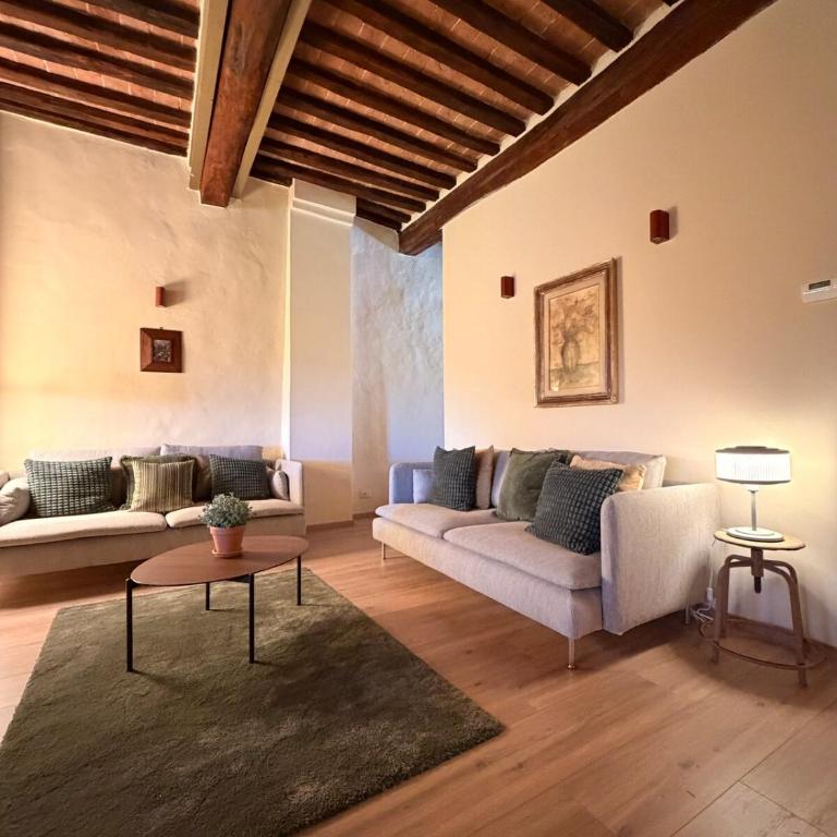 Luxury Apartment in the Historic Centre of Siena - Three-Bedroom Apartment - 43
