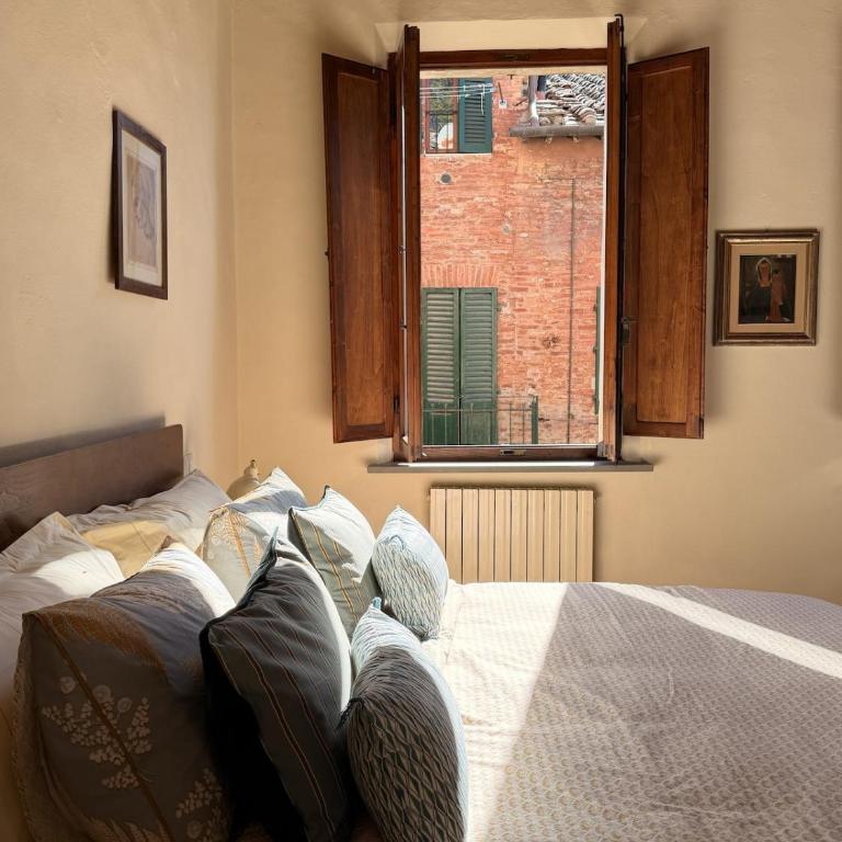 Luxury Apartment in the Historic Centre of Siena - Three-Bedroom Apartment - 54