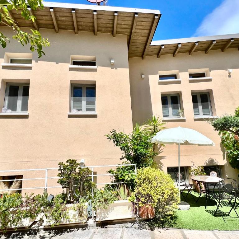 Premium Unique Lakeside view 90 m2 IlRusticodiB Apartment with private garden - Two-Bedroom Apartment - 16
