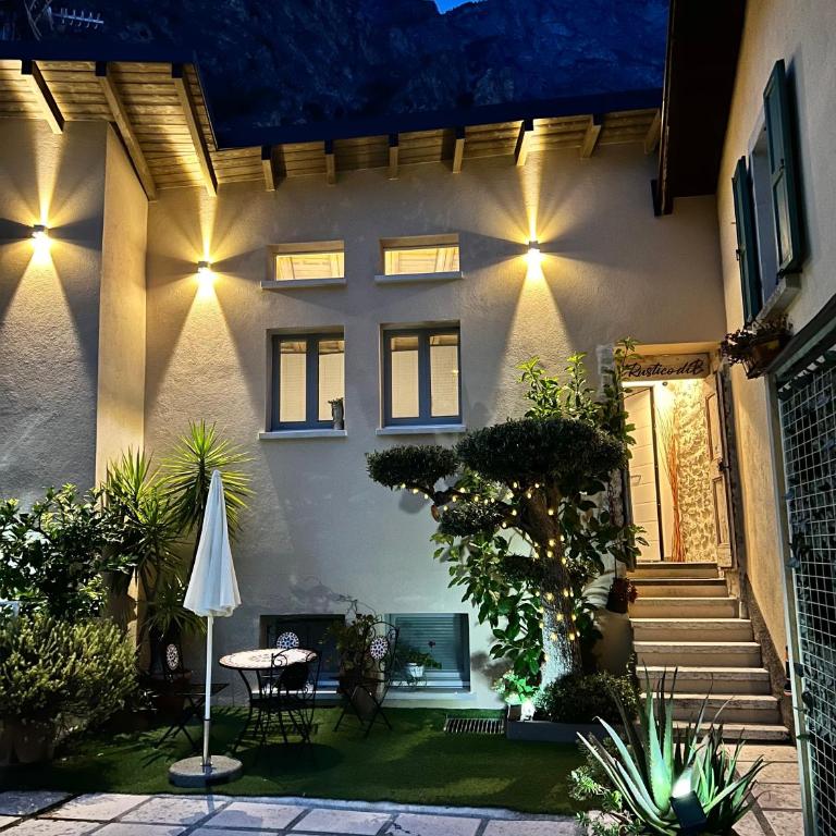 Premium Unique Lakeside view 90 m2 IlRusticodiB Apartment with private garden - Two-Bedroom Apartment - 39