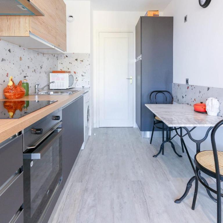 Beautiful flat with Sea View Terrace Pool Parking portative AC- BENAKEY - Appartement - 13