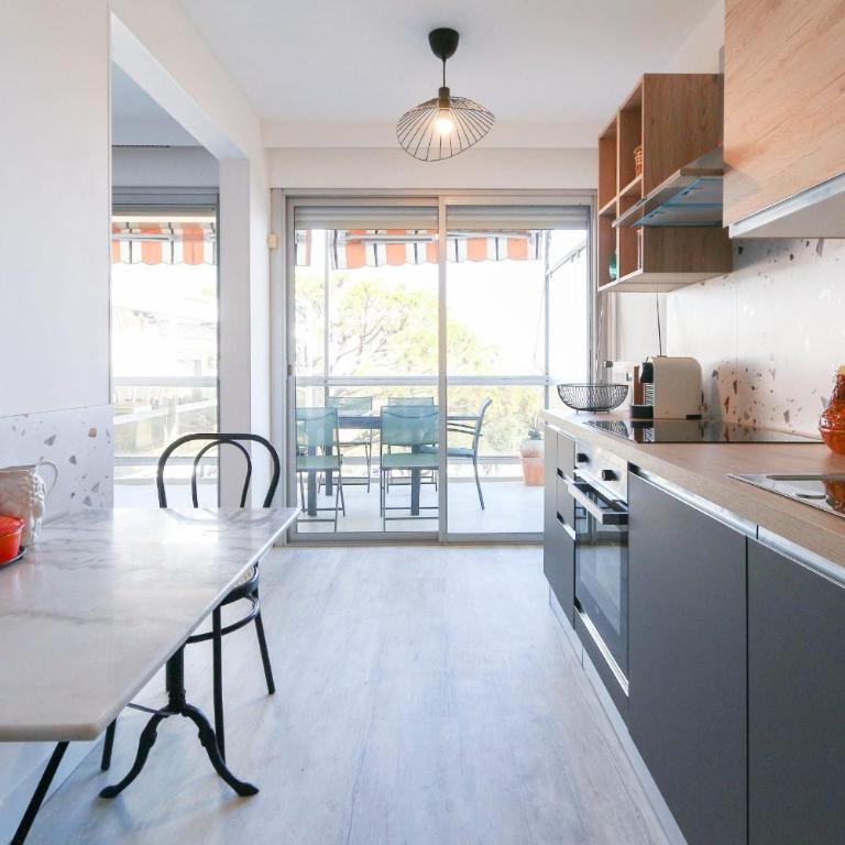 Beautiful flat with Sea View Terrace Pool Parking portative AC- BENAKEY - Appartement - 12