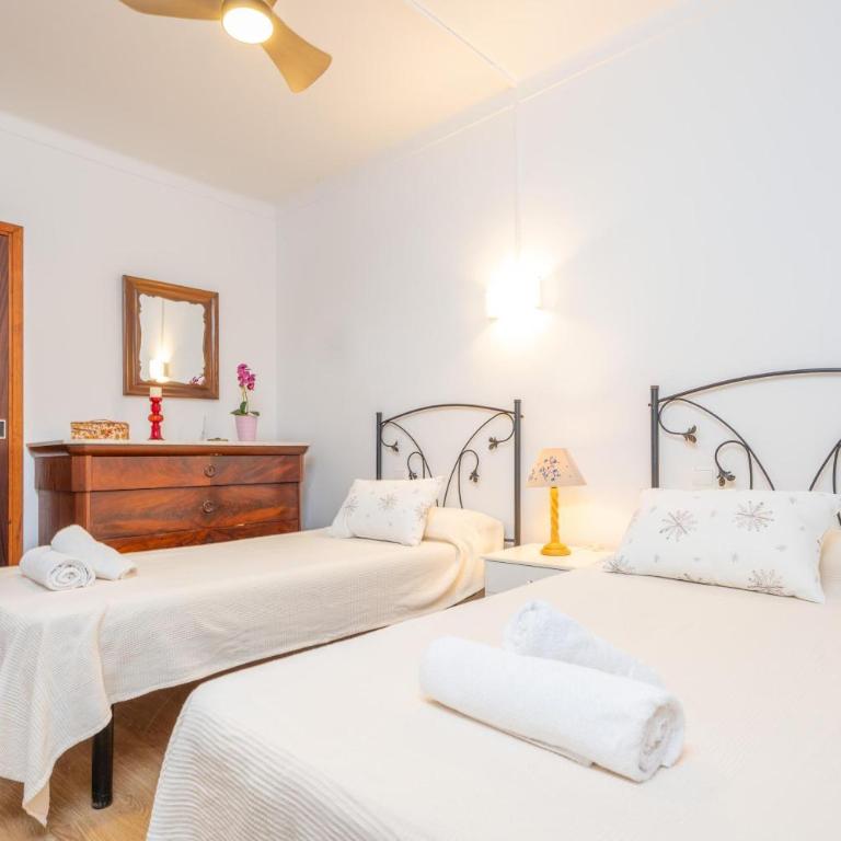 Can Pons - Three-Bedroom Apartment - 14
