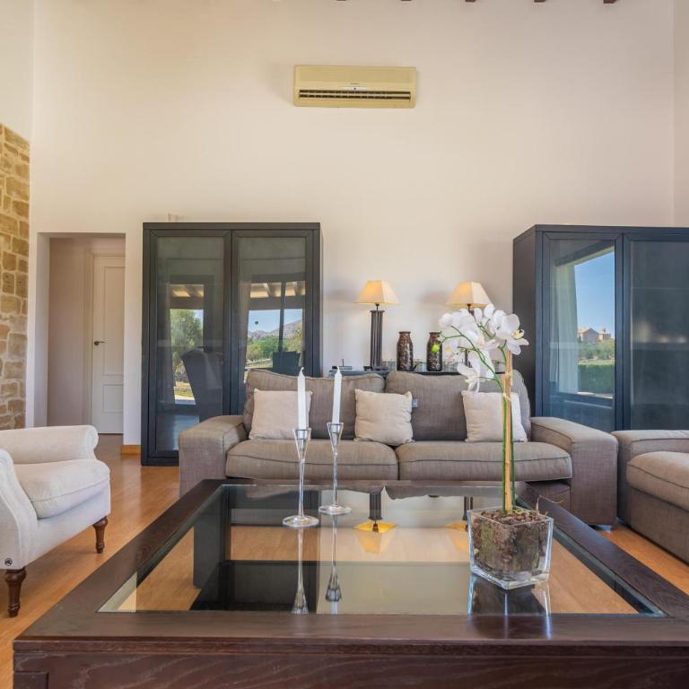 VILLA COIRA - Spectacular villa with private pool garden and mountains views near the beach of Puerto de Alcúdia. Free WiFi - Villa - 15