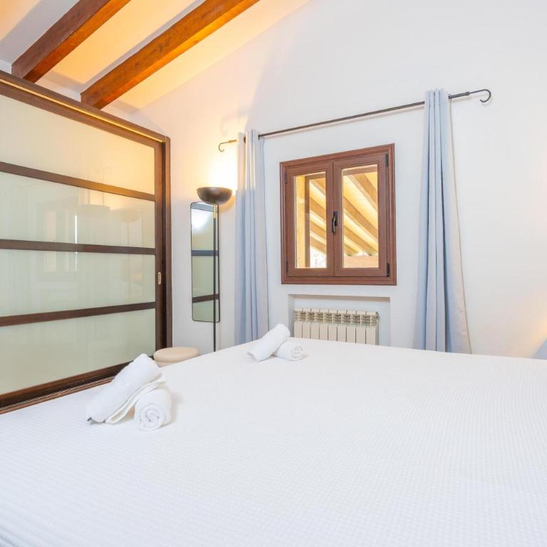 VILLA COIRA - Spectacular villa with private pool garden and mountains views near the beach of Puerto de Alcúdia. Free WiFi - Villa - 24