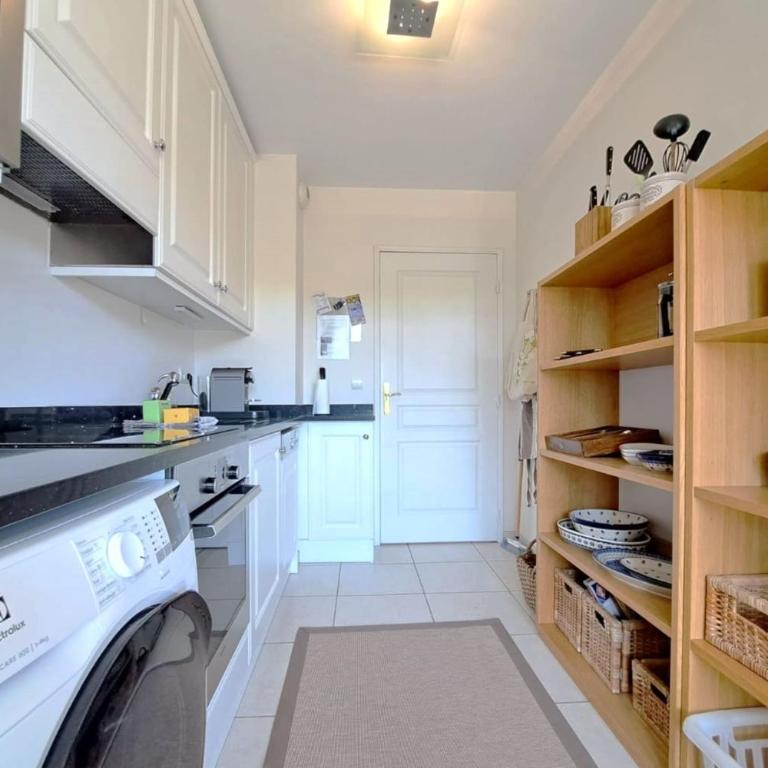 3BR in Cannes with Swimming Pool Terraces Parking & AC - BENAKEY - Apartment - 16