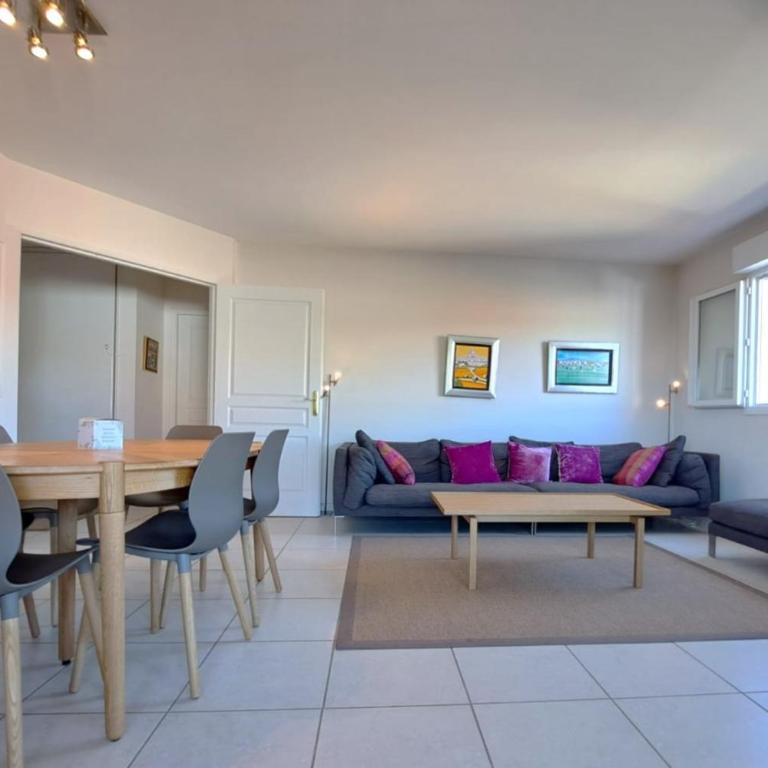 3BR in Cannes with Swimming Pool Terraces Parking & AC - BENAKEY - Apartment - 4