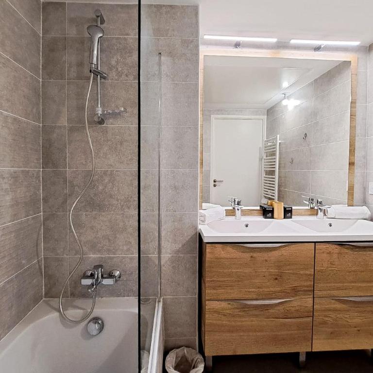 2B Near Vaugrenier AC terrace sea view swimming pool parking- BENAKEY - Apartment - 19