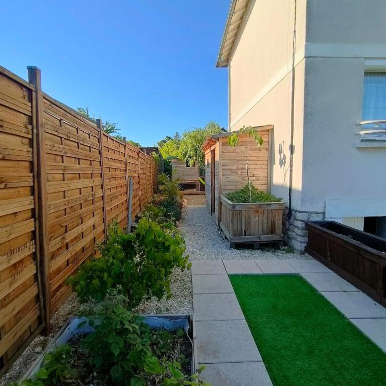 Charmante maison avec jardin, à 5 min du centre - Maison 3 Chambres - 7