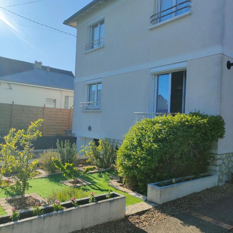 Charmante maison avec jardin, à 5 min du centre - Maison 3 Chambres - 15