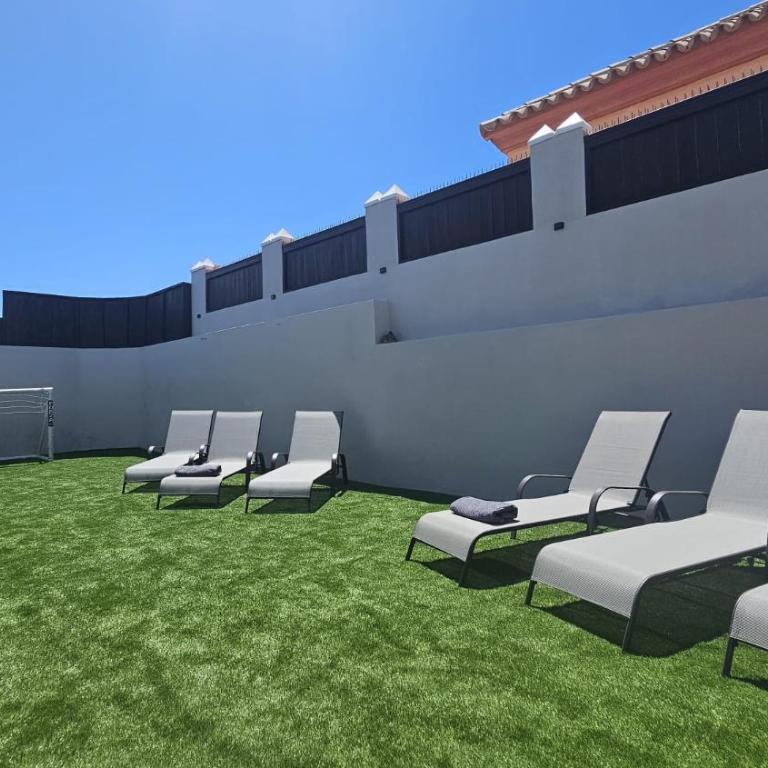 Villa Catherina - Three-Bedroom Villa - 27