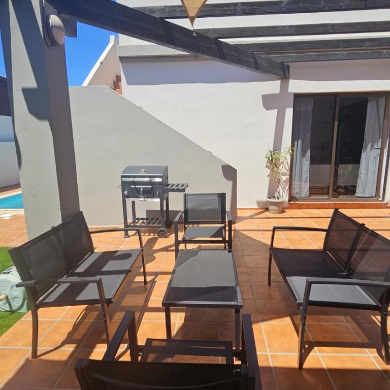 Villa Catherina - Three-Bedroom Villa - 24
