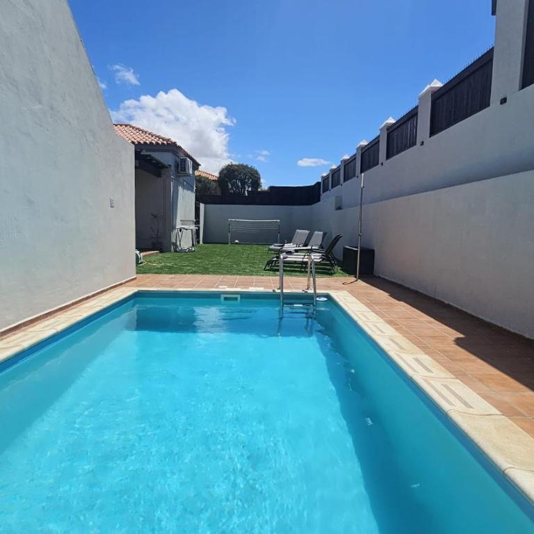 Villa Catherina - Three-Bedroom Villa - 28