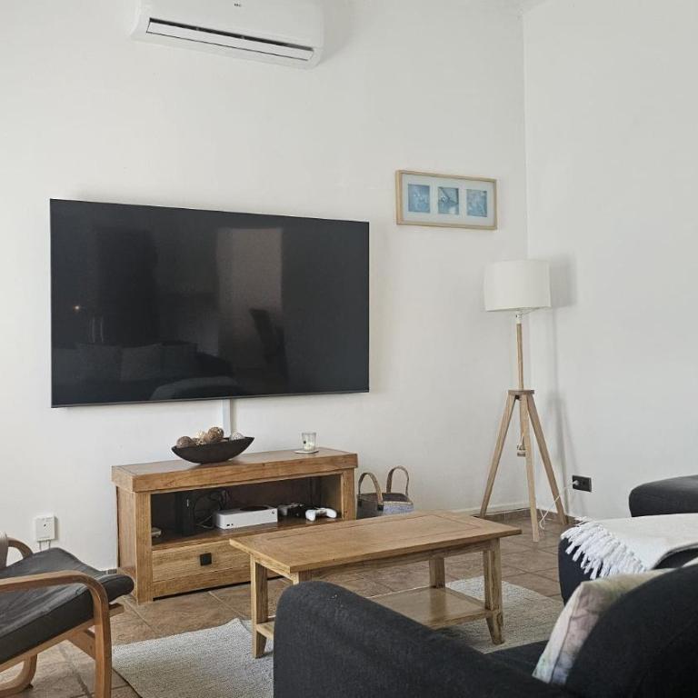 Villa Catherina - Three-Bedroom Villa - 8