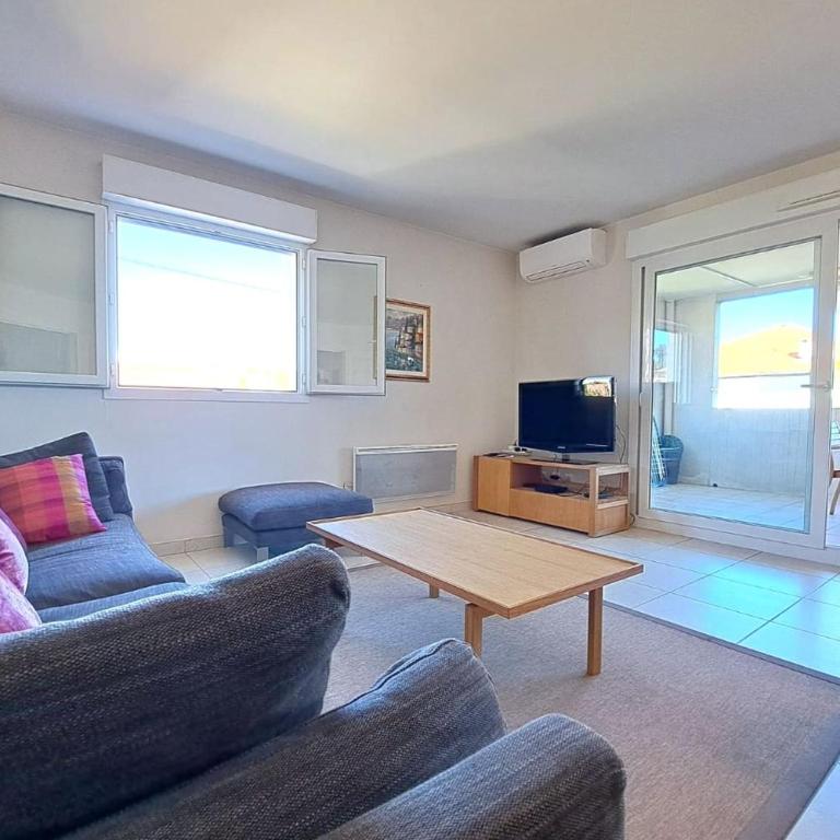 3BR in Cannes with Swimming Pool Terraces Parking & AC - BENAKEY - Apartment - 3