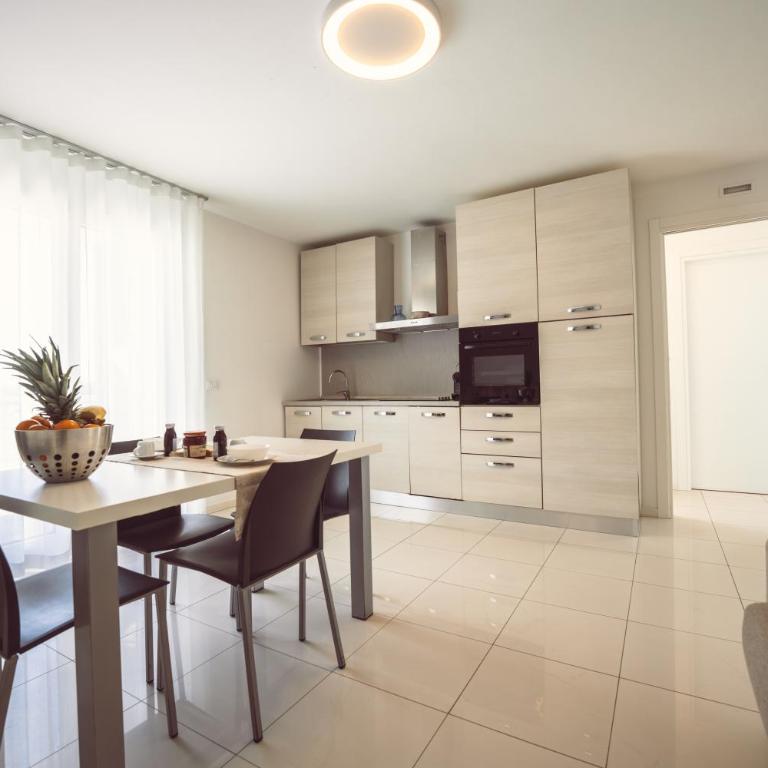 Aurea Attico con Jacuzzi e vista mare Lignano - Appartamento con Vista Mare - 11