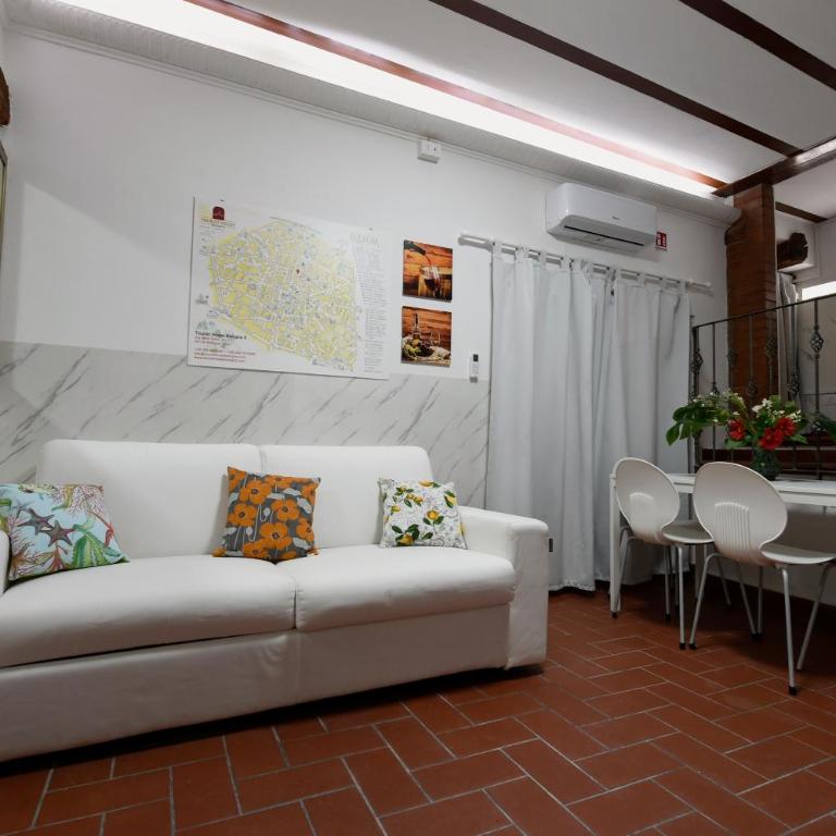 6 Tourist House Bologna Oche- Self Check in - Appartamento con 1 Camera da Letto - 55