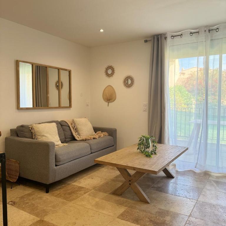 LE TERRACOTTA COTE D'AZUR - Proche PLAGE - Terrasse & Confort - CLIM - Parking et Wifi Gratuit- OFFRE SPECIALE - One-Bedroom Apartment - 20