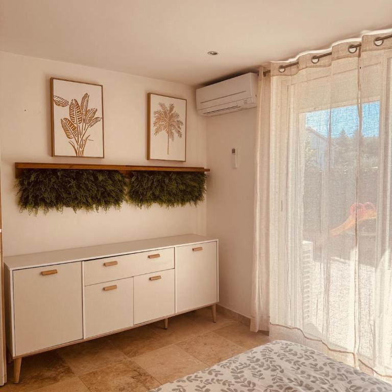LE TERRACOTTA COTE D'AZUR - Proche PLAGE - Terrasse & Confort - CLIM - Parking et Wifi Gratuit- OFFRE SPECIALE - One-Bedroom Apartment - 14