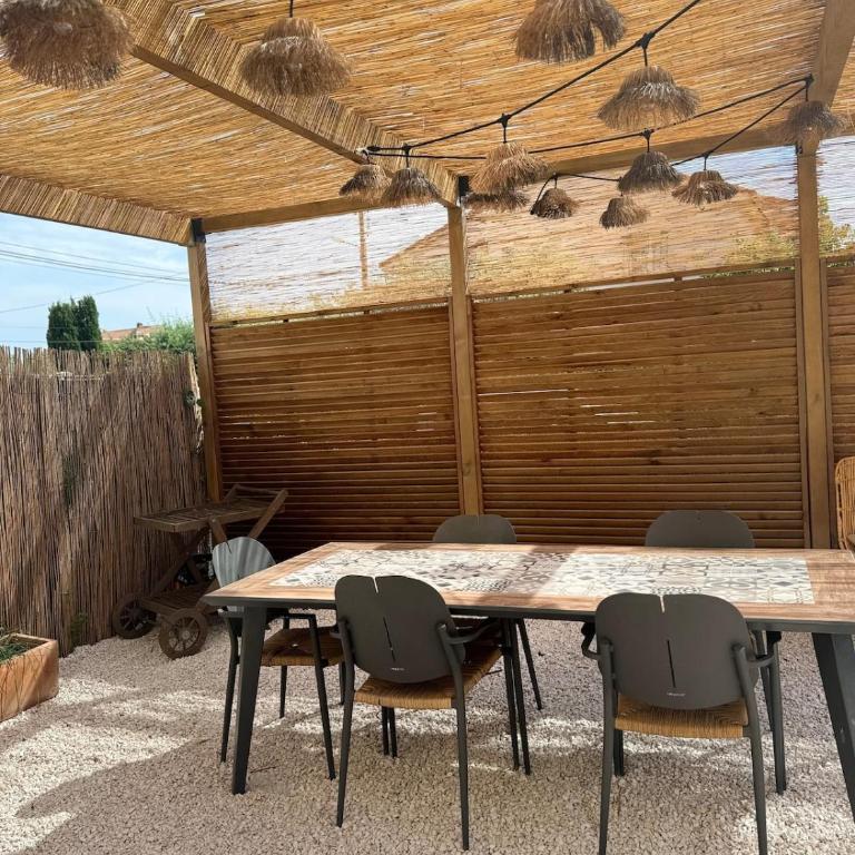 LE TERRACOTTA COTE D'AZUR - Proche PLAGE - Terrasse & Confort - CLIM - Parking et Wifi Gratuit- OFFRE SPECIALE - One-Bedroom Apartment - 5