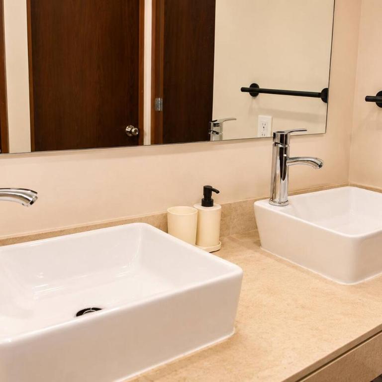 Roma Norte Jungle Oasis: 2 units/5BR for 14 Guests - Apartment - 19