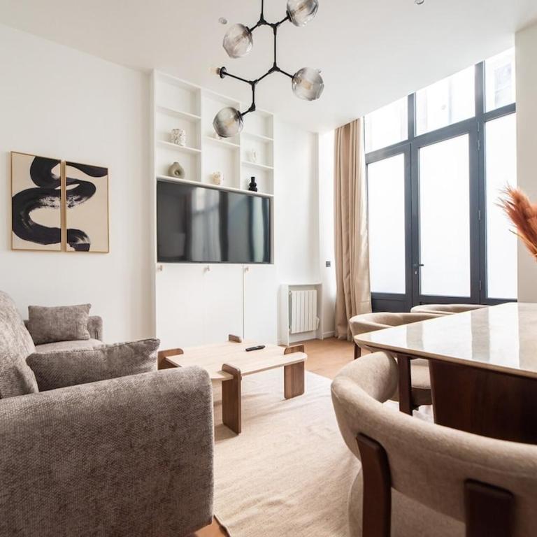 Spacious Apartment in Paris with AC - Appartement - 2