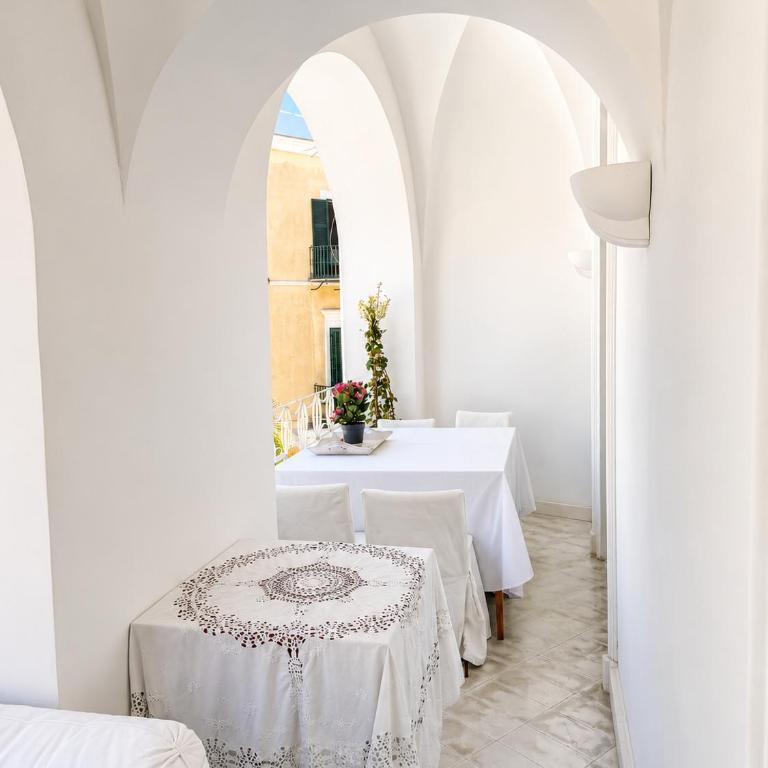 White Suite Capri - Appartamento Deluxe con 1 Camera da Letto - 6