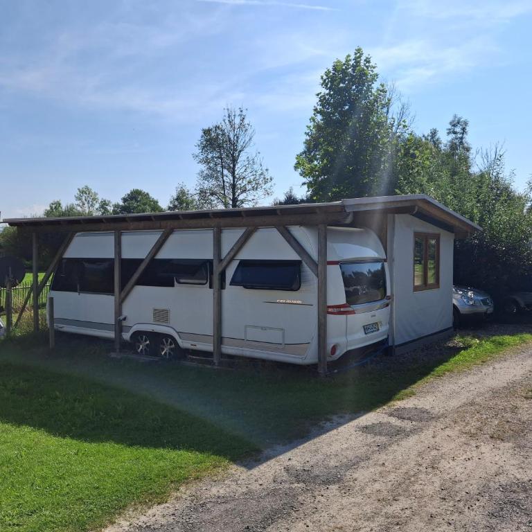 Luxus Wohnwagen Alpenblick - Caravan - 35