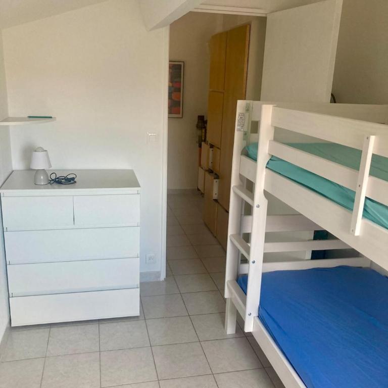 Maison proche plage 2 chambres - terrasse - Two-Bedroom House - 11