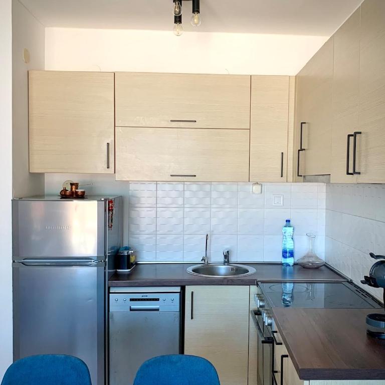 Becici Sunset with a pool - Three-Bedroom Apartment - 19
