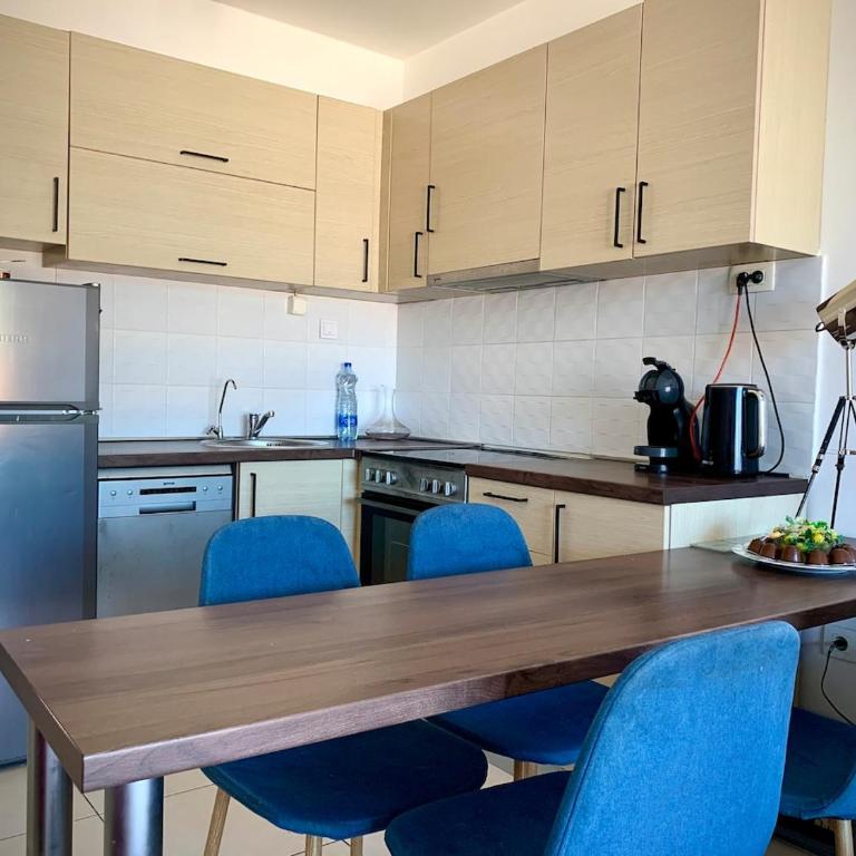 Becici Sunset with a pool - Three-Bedroom Apartment - 22