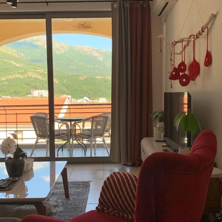 Becici Sunset with a pool - Three-Bedroom Apartment - 25